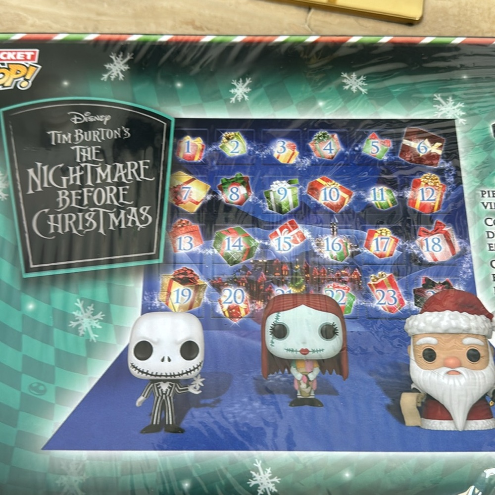 DISNEY @Disney Nightmare Before Christmas 24 Piece Advent Calendar